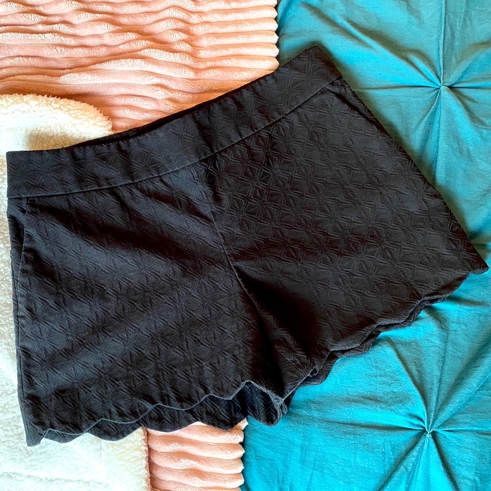 Black scallop shorts - Ann Taylor Loft